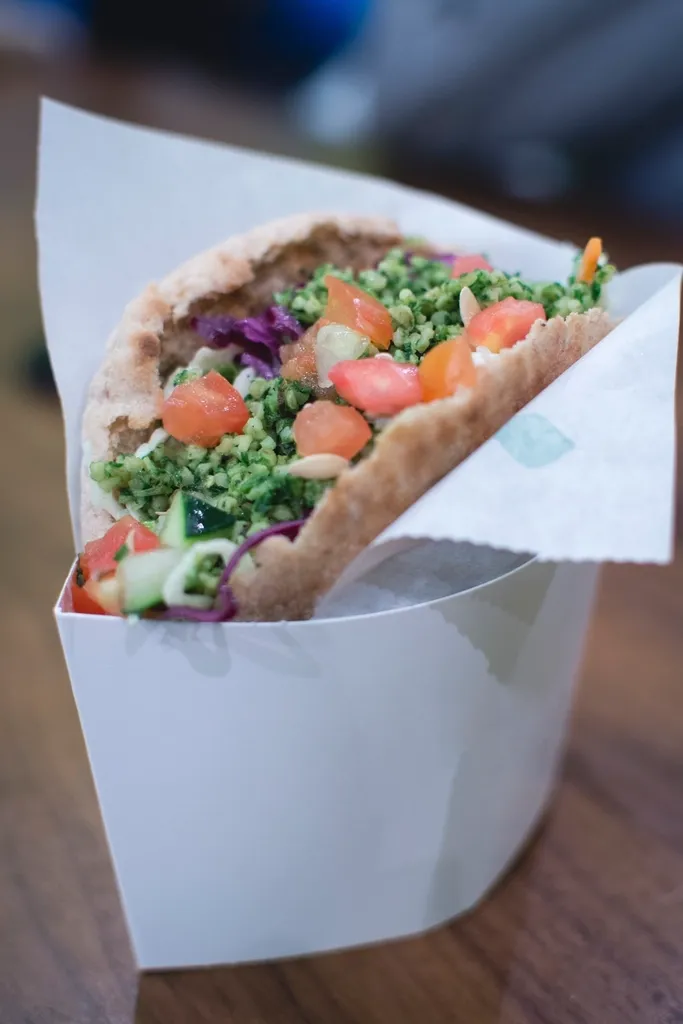 Vegetarisch gefülltes Fladenbrot